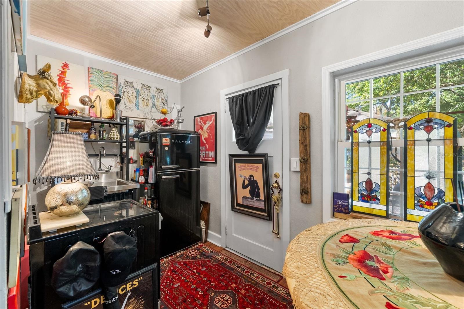 Image 11 of 32 For 360 Se Lakeview Drive