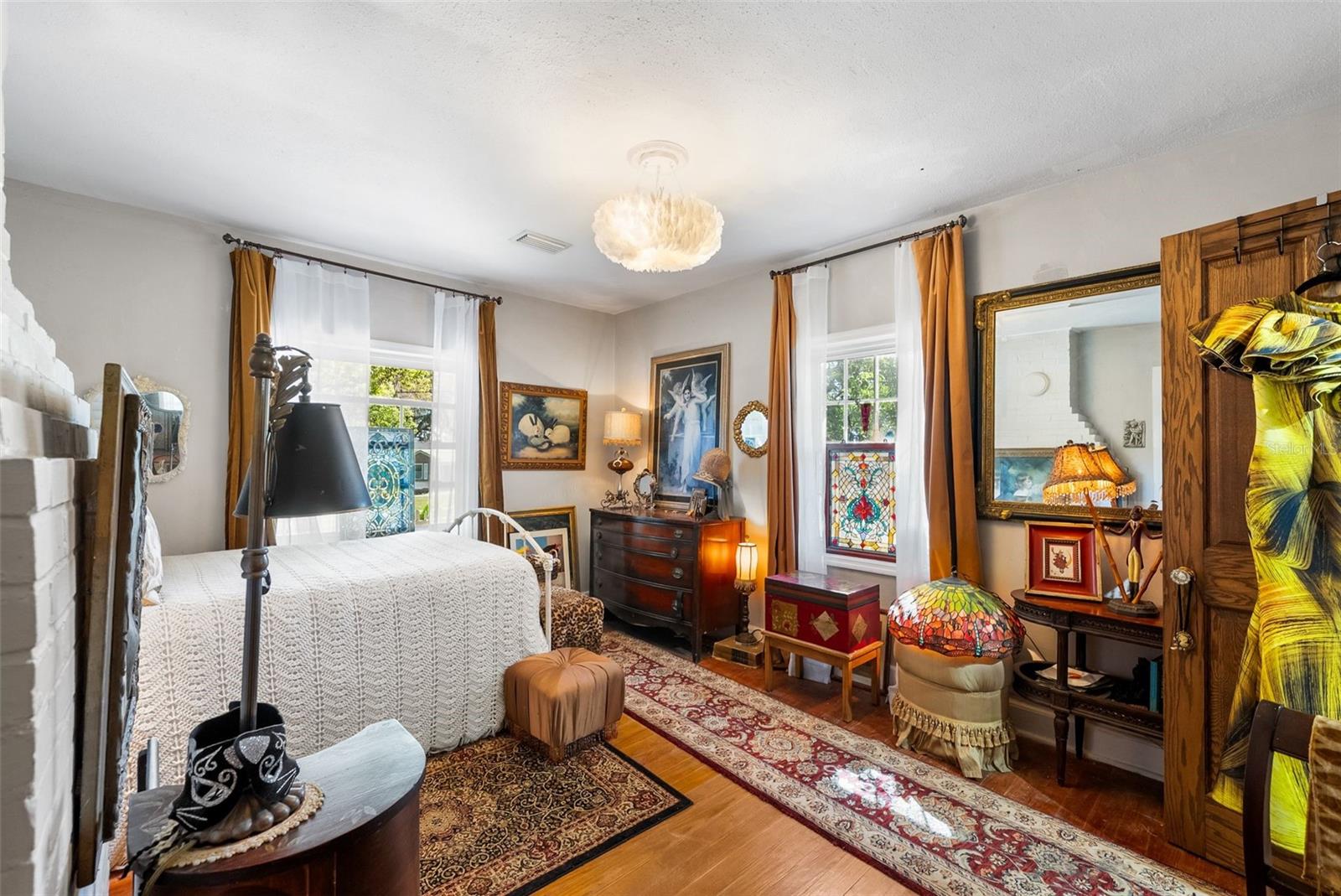 Image 13 of 32 For 360 Se Lakeview Drive