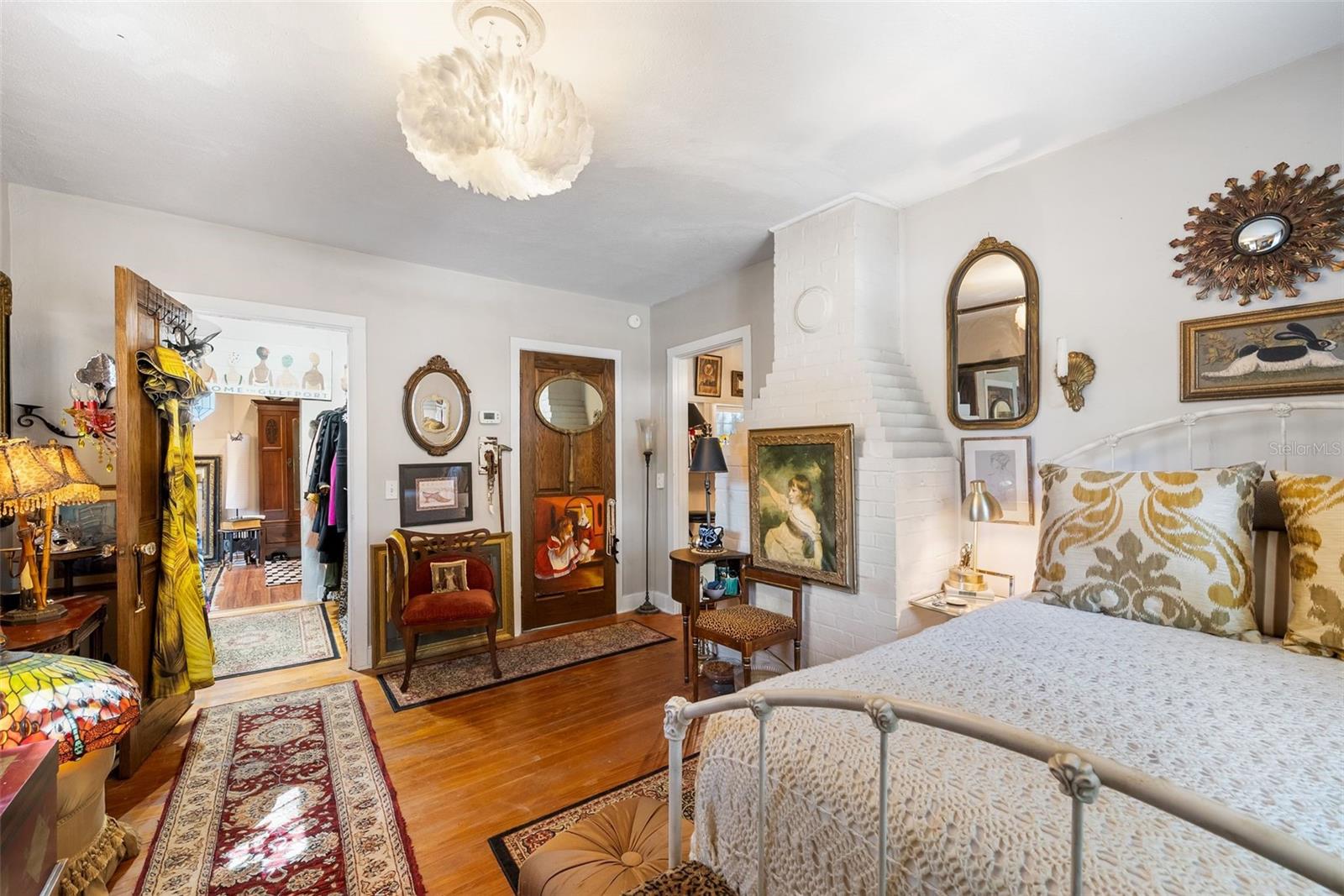 Image 14 of 32 For 360 Se Lakeview Drive