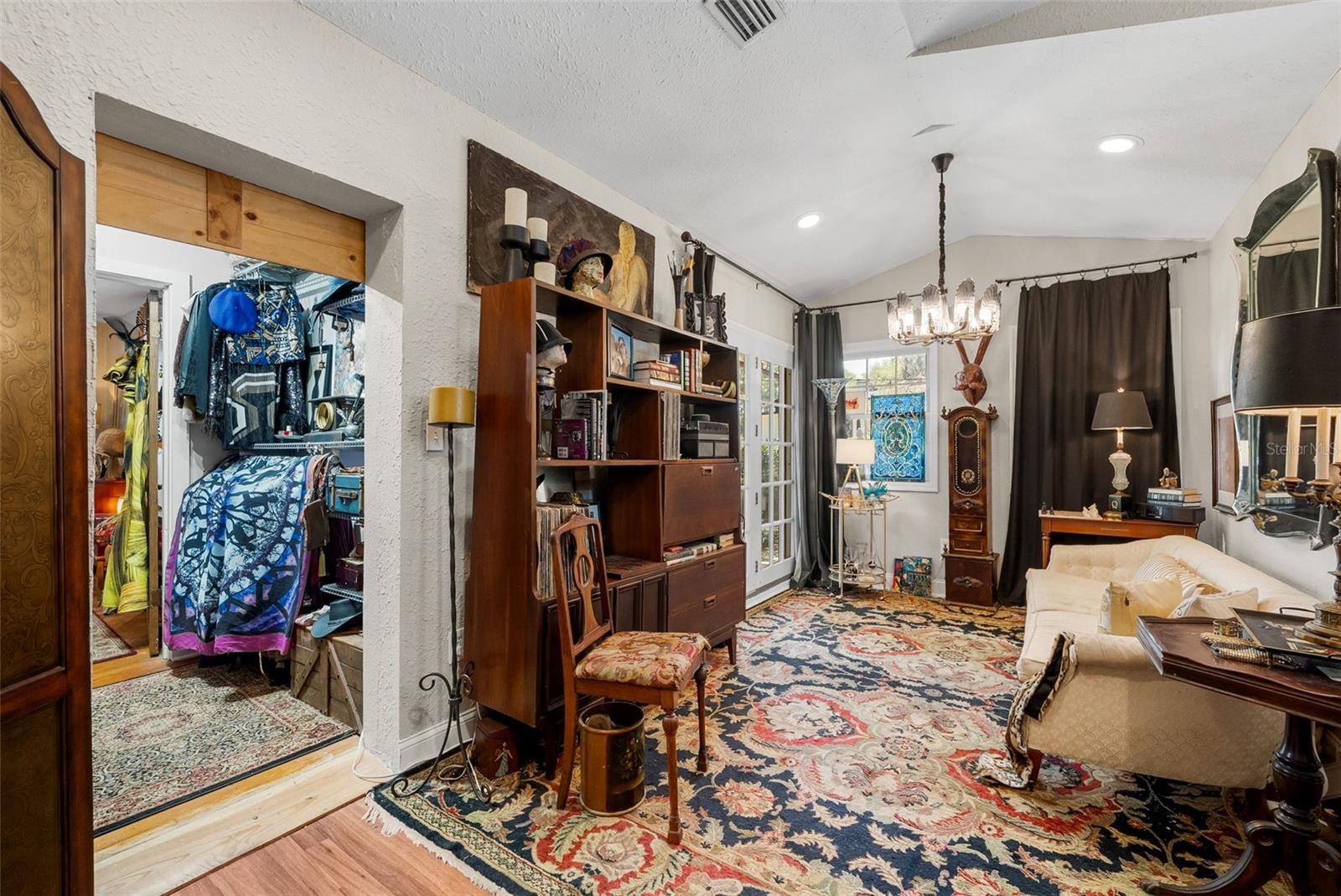 Image 15 of 32 For 360 Se Lakeview Drive