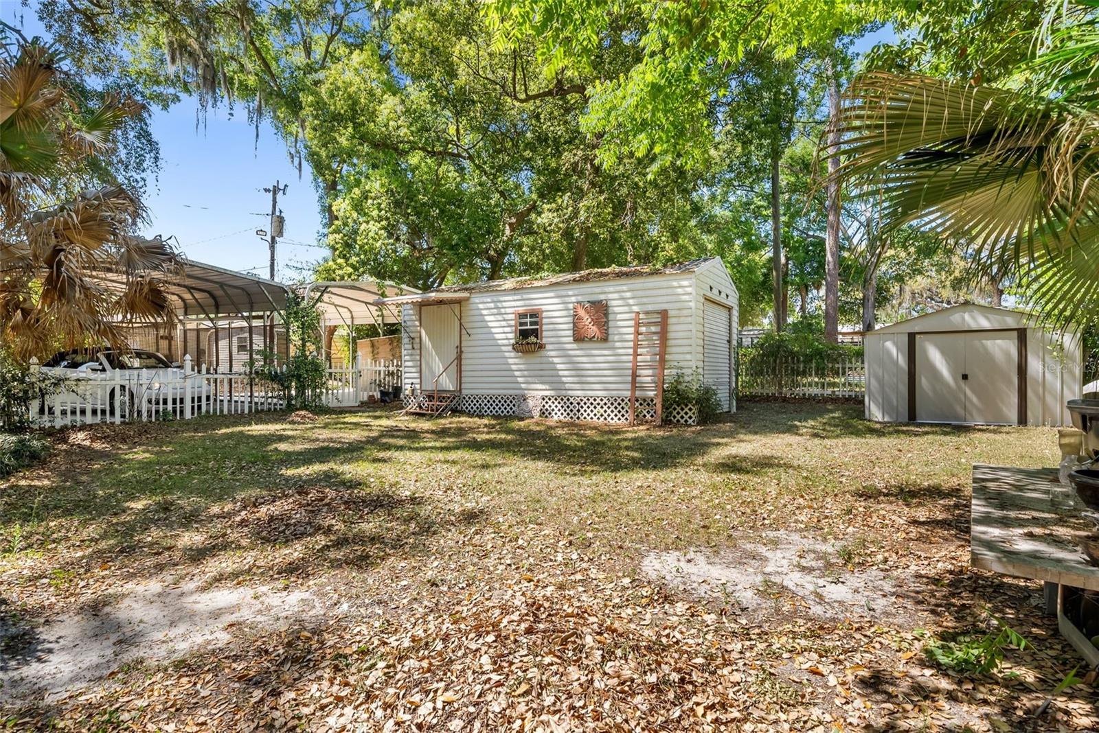 Image 24 of 32 For 360 Se Lakeview Drive