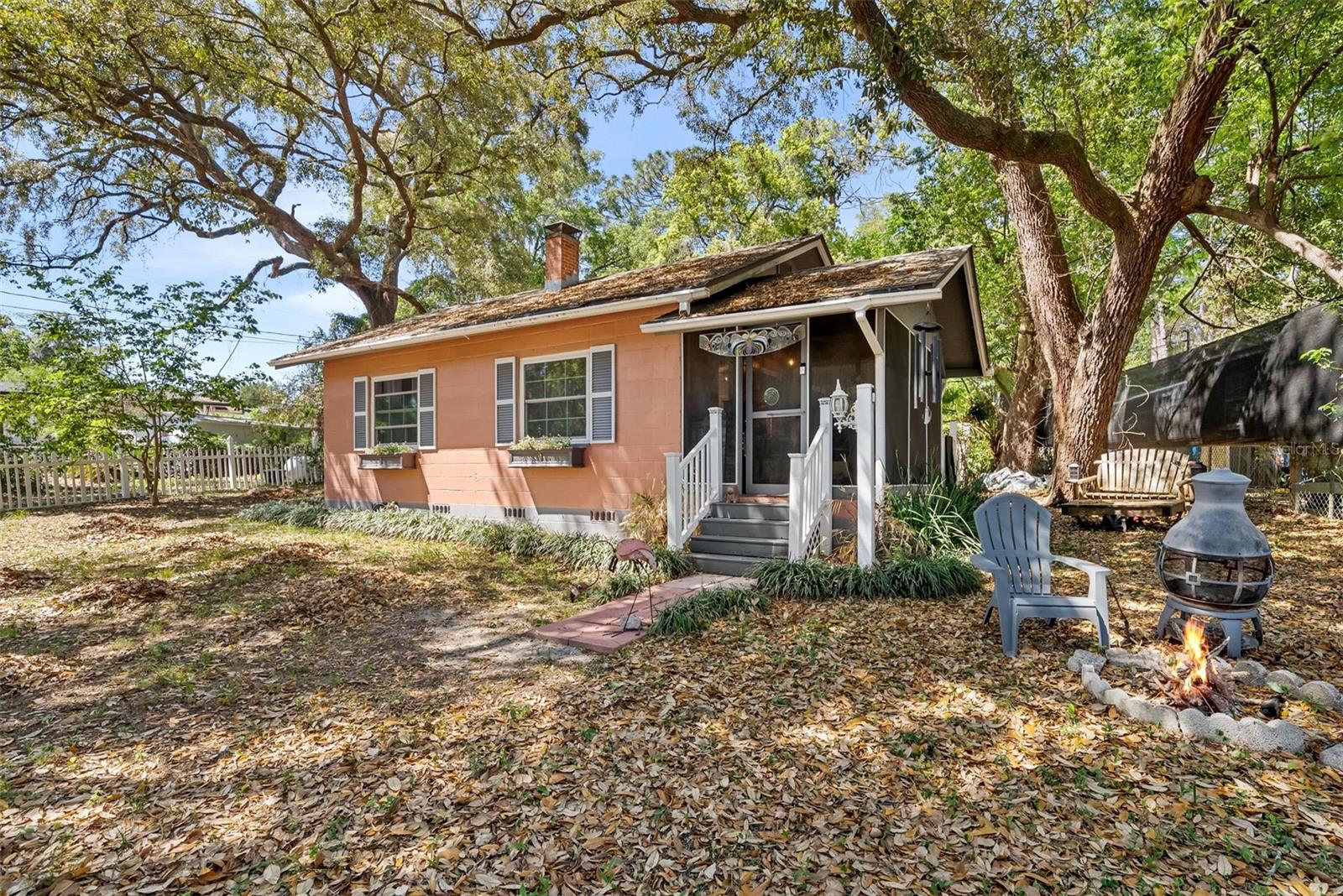 Image 3 of 32 For 360 Se Lakeview Drive