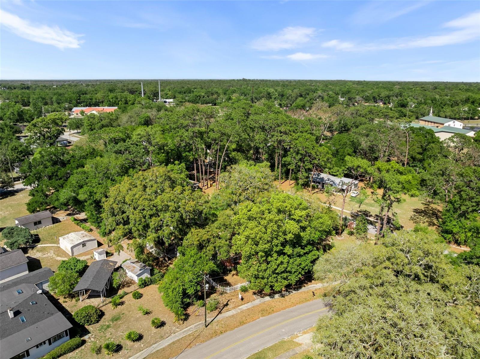 Image 32 of 32 For 360 Se Lakeview Drive