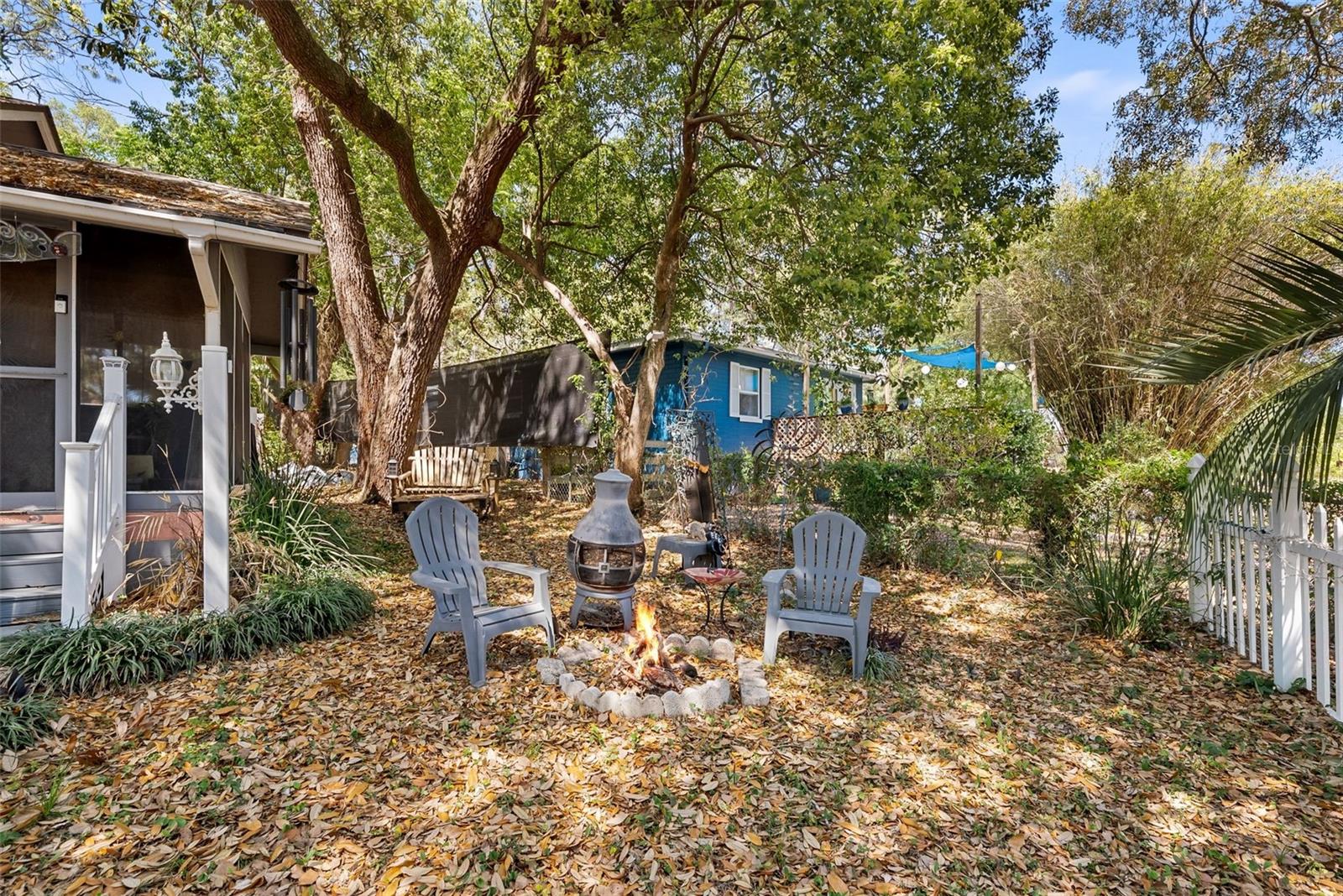 Image 4 of 32 For 360 Se Lakeview Drive