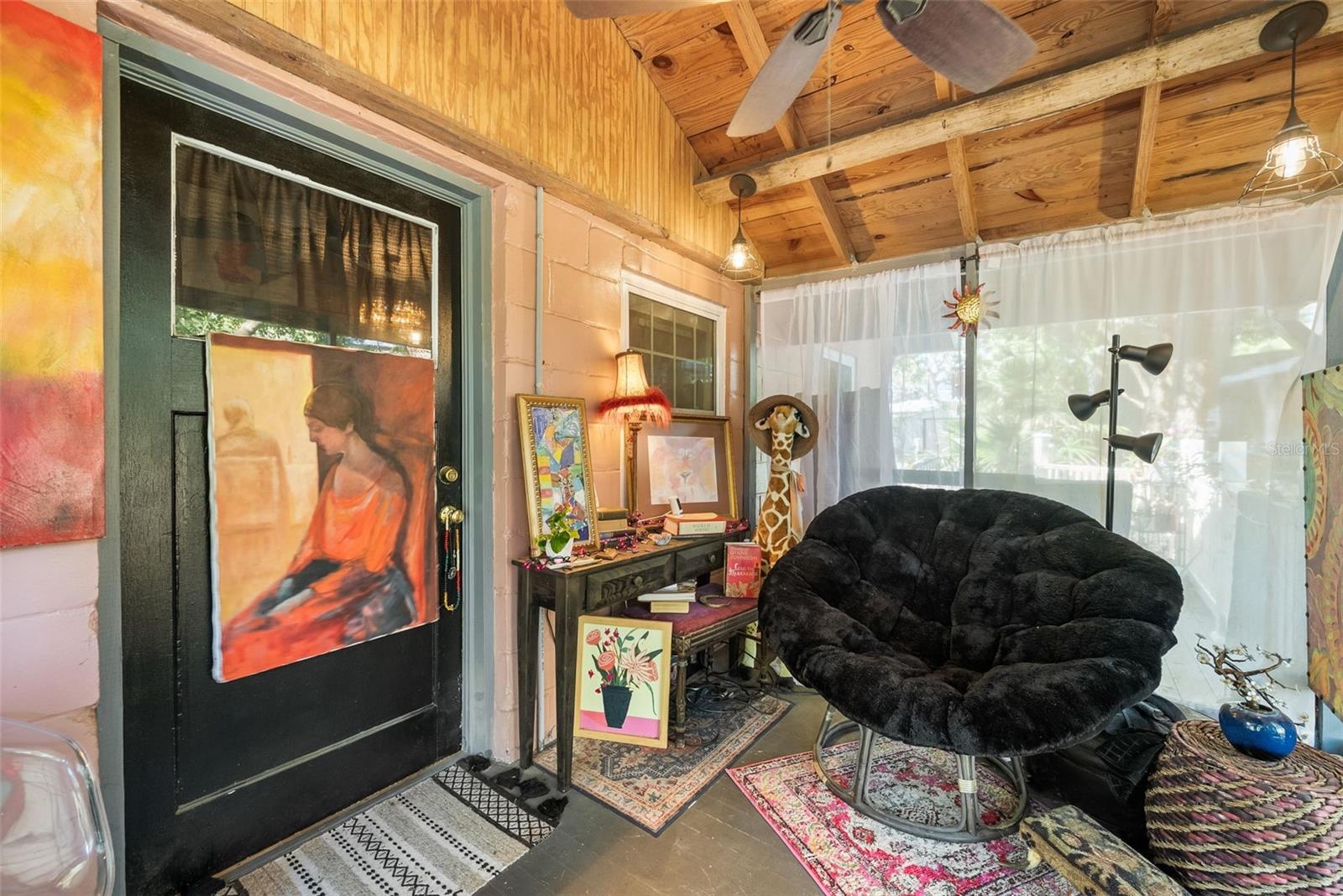 Image 5 of 32 For 360 Se Lakeview Drive