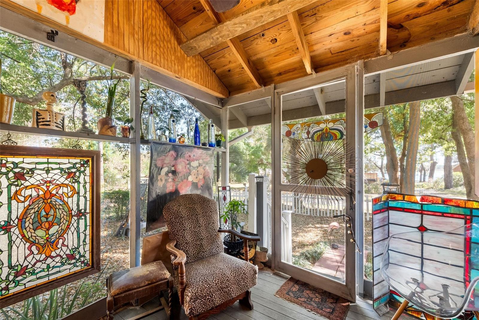 Image 7 of 32 For 360 Se Lakeview Drive