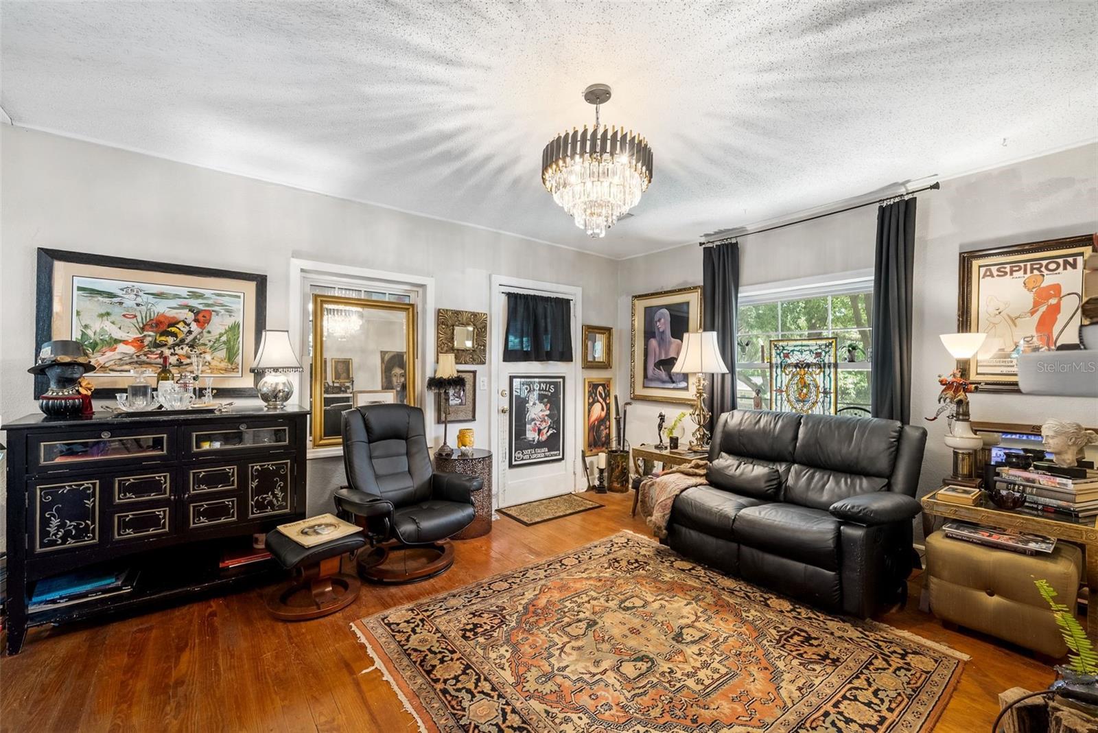 Image 9 of 32 For 360 Se Lakeview Drive