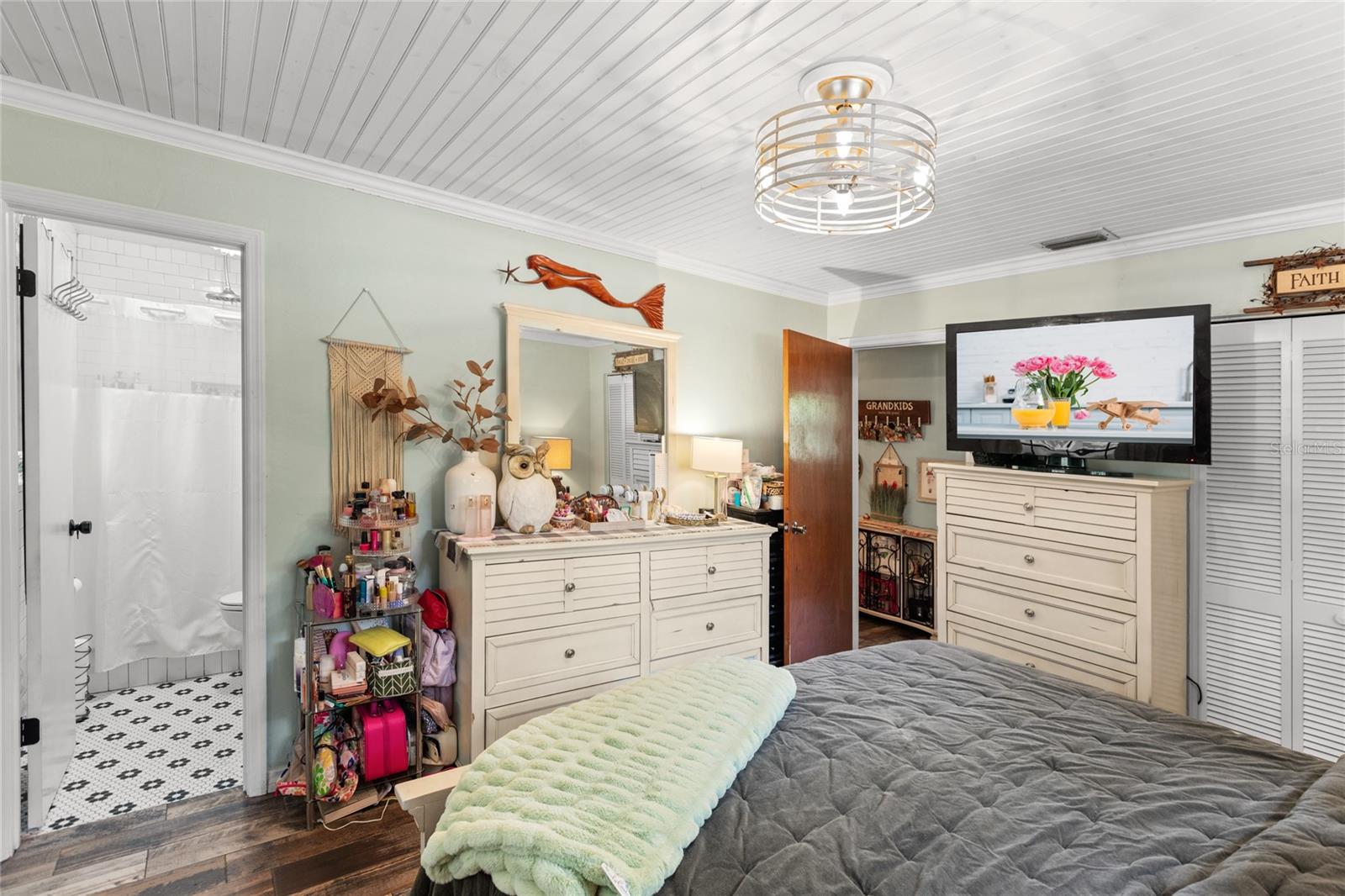 Image 28 of 42 For 628 52nd Street