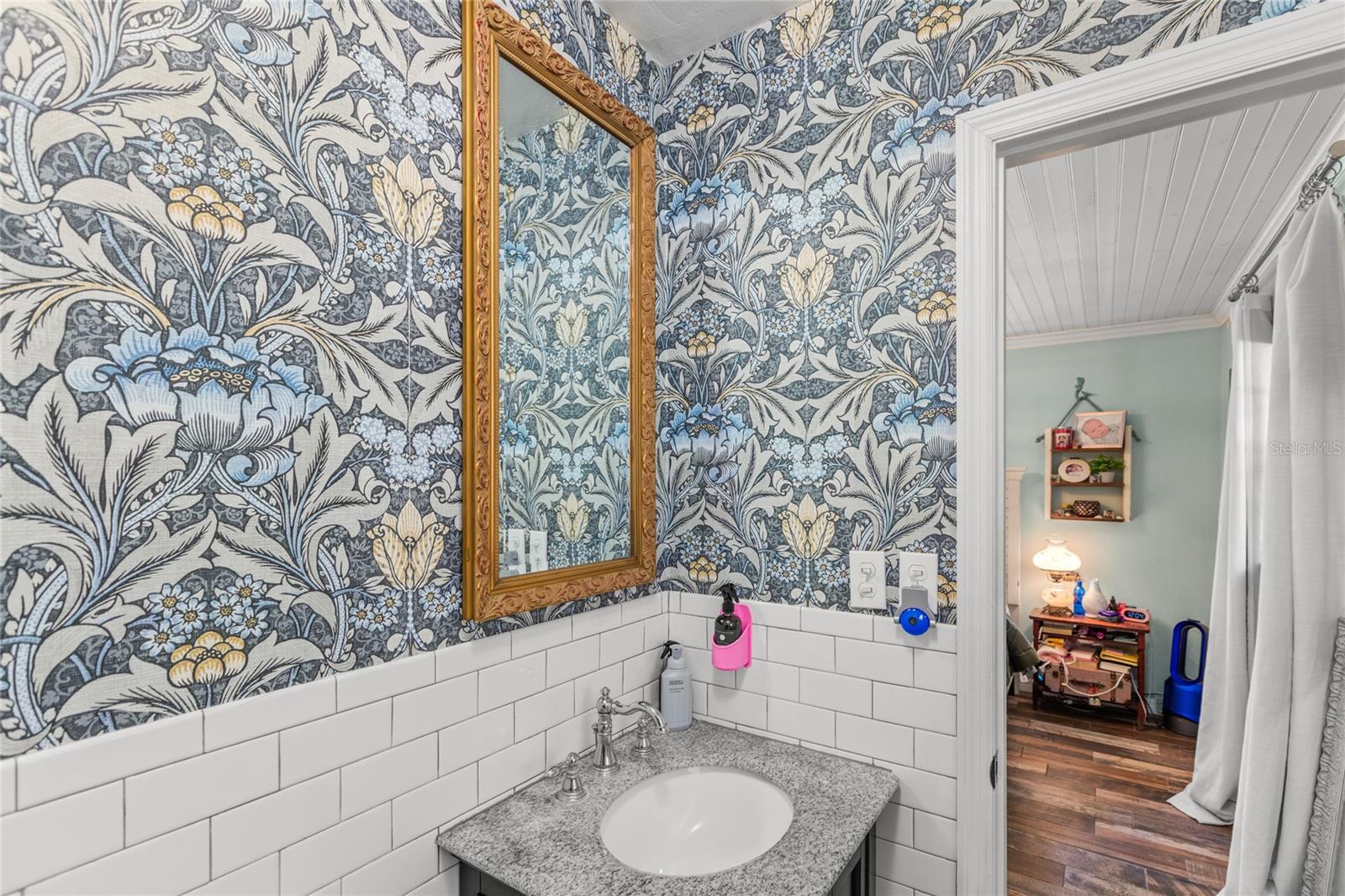 Image 32 of 42 For 628 52nd Street