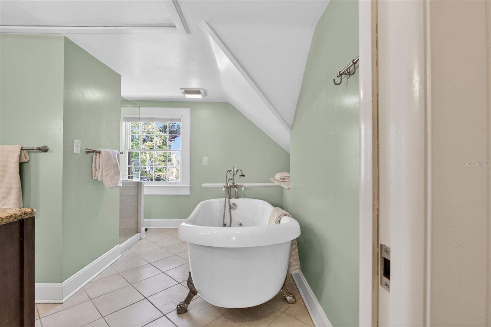 Image 22 of 32 For 531 Boulevard