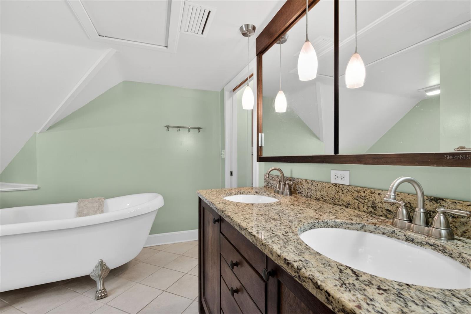 Image 25 of 32 For 531 Boulevard