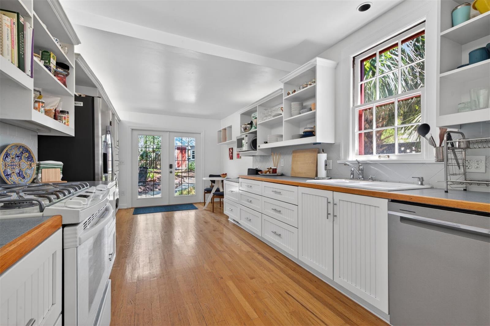 Image 6 of 32 For 531 Boulevard