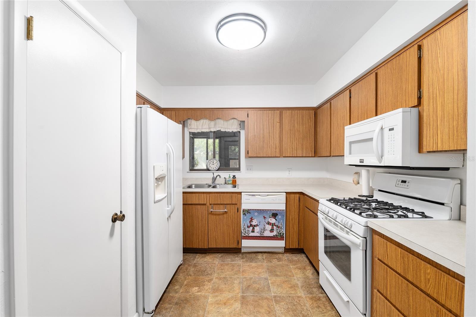 Image 7 of 23 For 8479 38th Drive