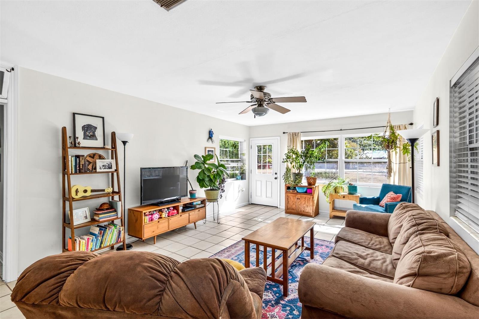 Image 2 of 20 For 1006 12th Avenue