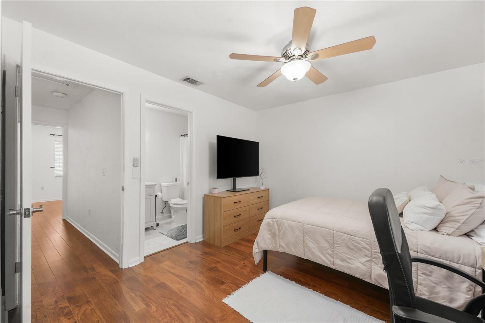 Image 10 of 21 For 2735 35th Place 903