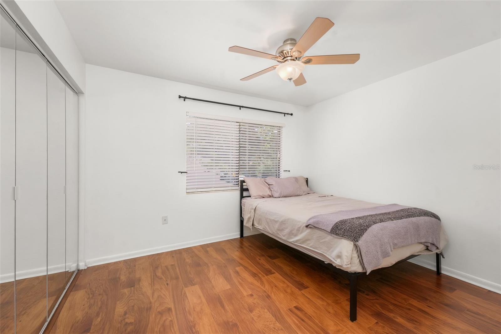 Image 12 of 21 For 2735 35th Place 903