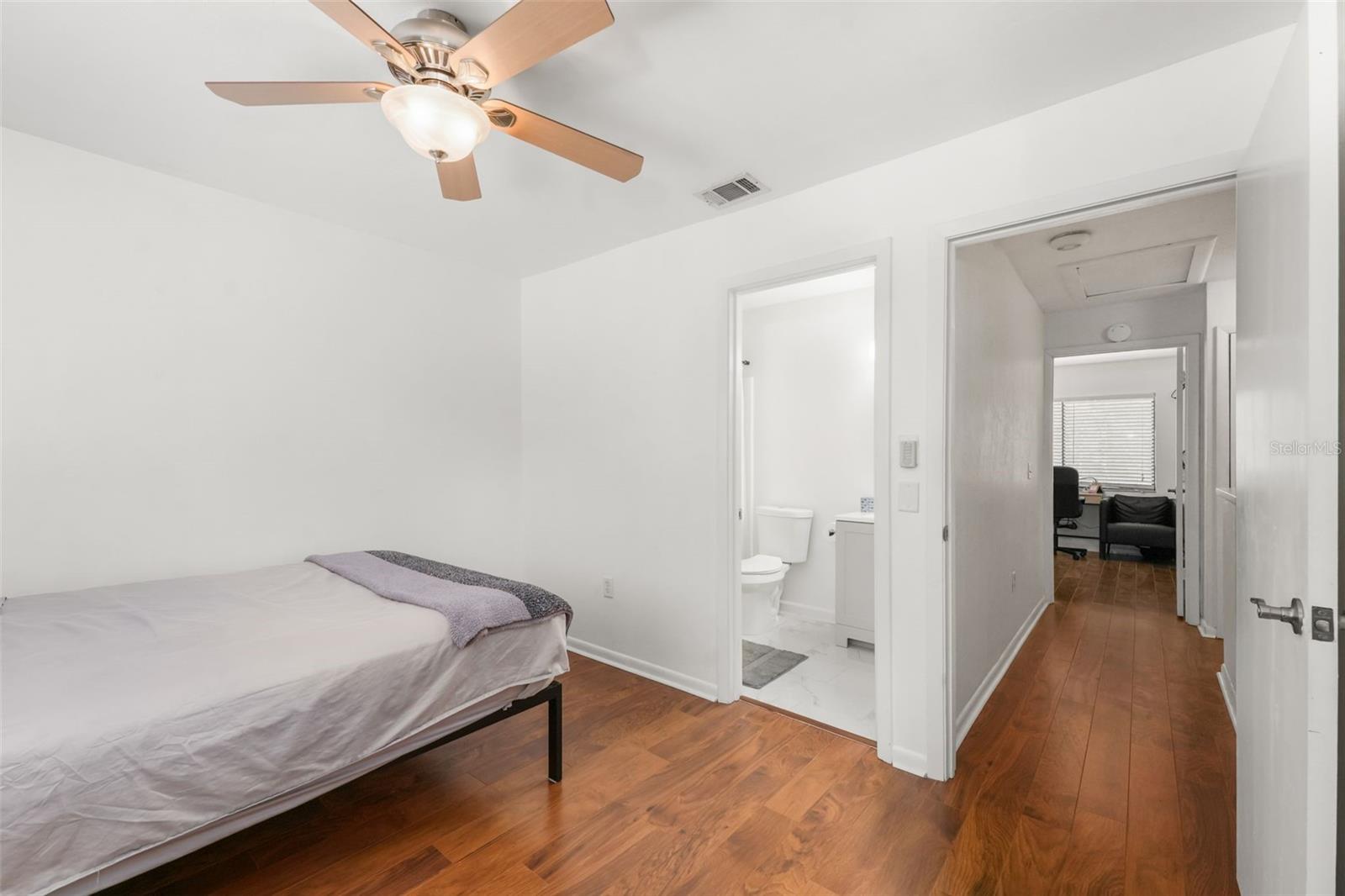 Image 13 of 21 For 2735 35th Place 903