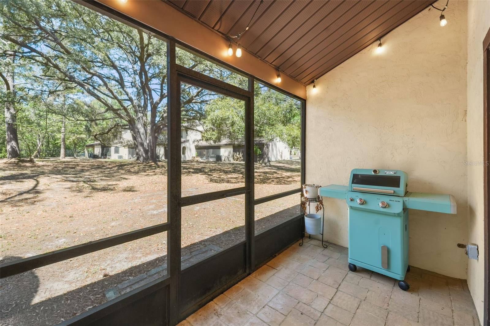 Image 19 of 21 For 2735 35th Place 903