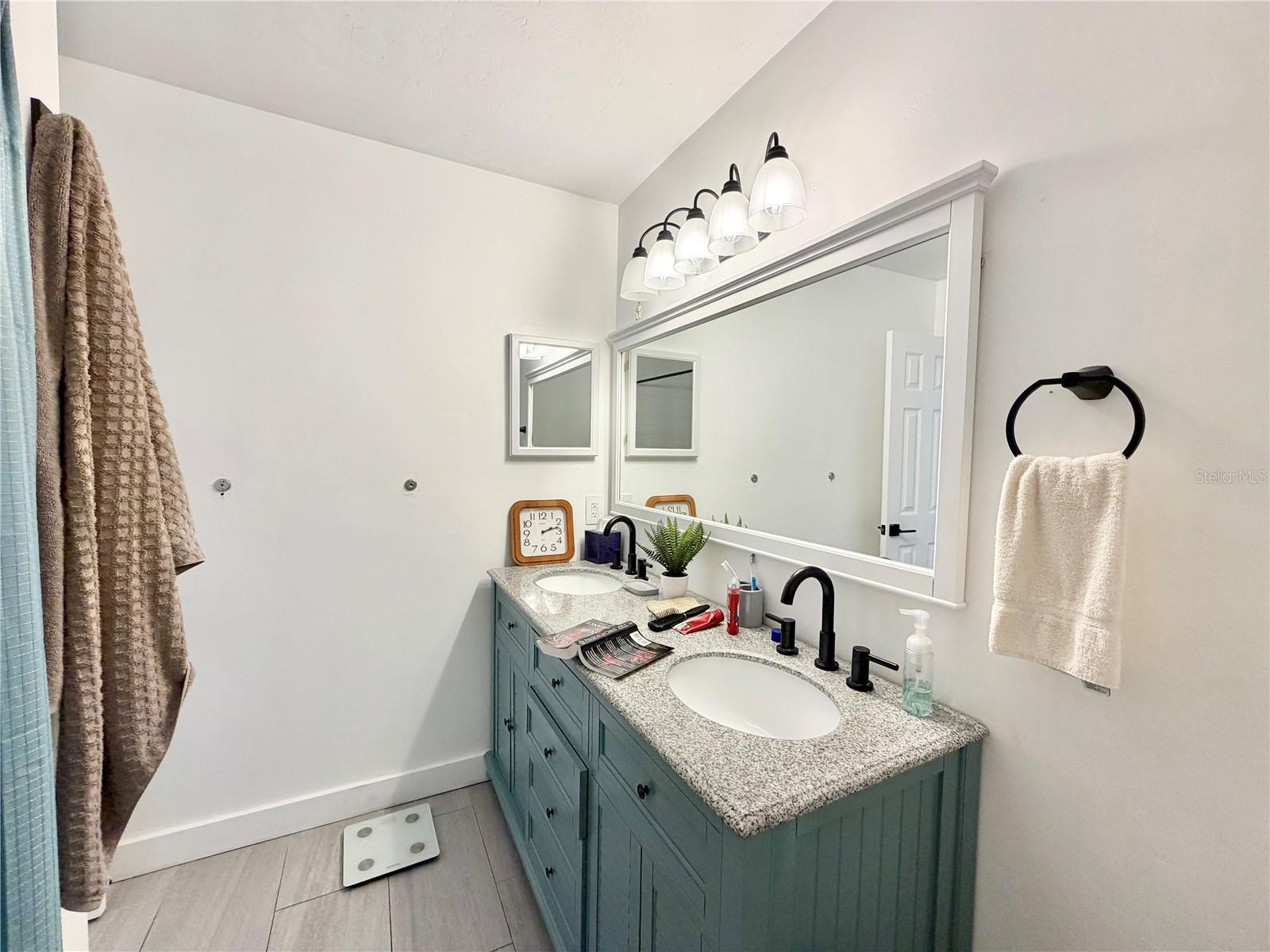 Image 11 of 26 For 421 48th Boulevard