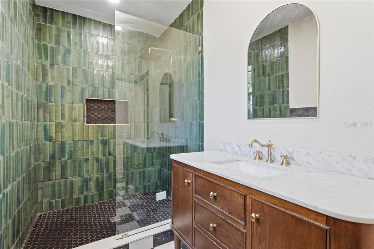 Image 16 of 26 For 490 Madison Street