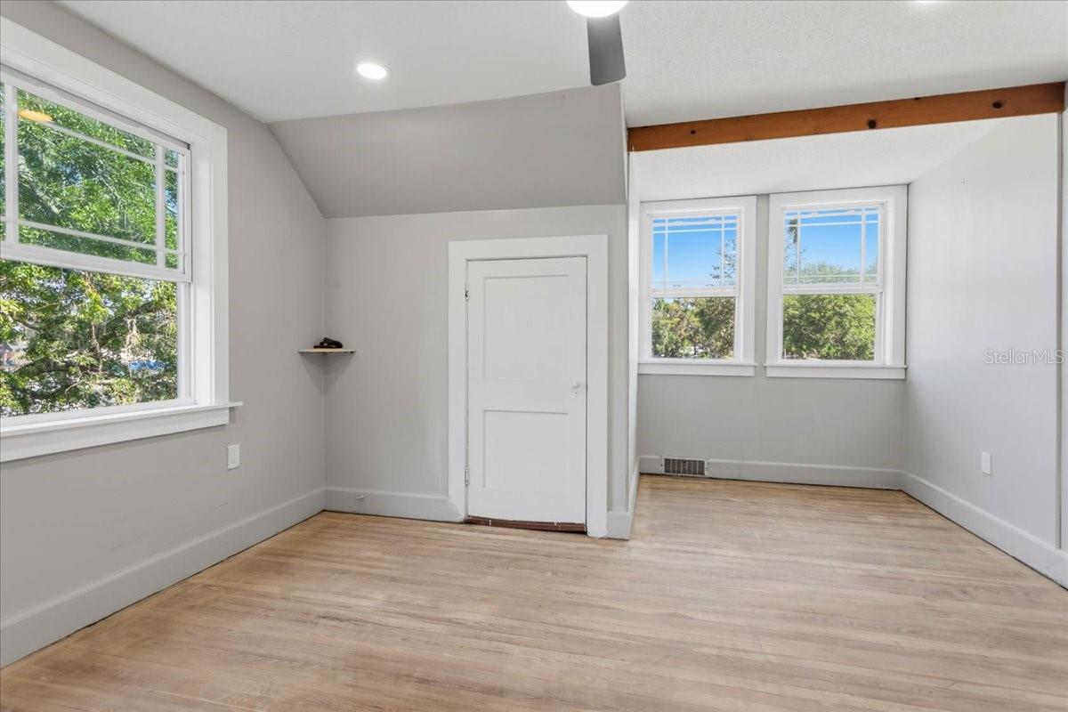 Image 21 of 26 For 490 Madison Street