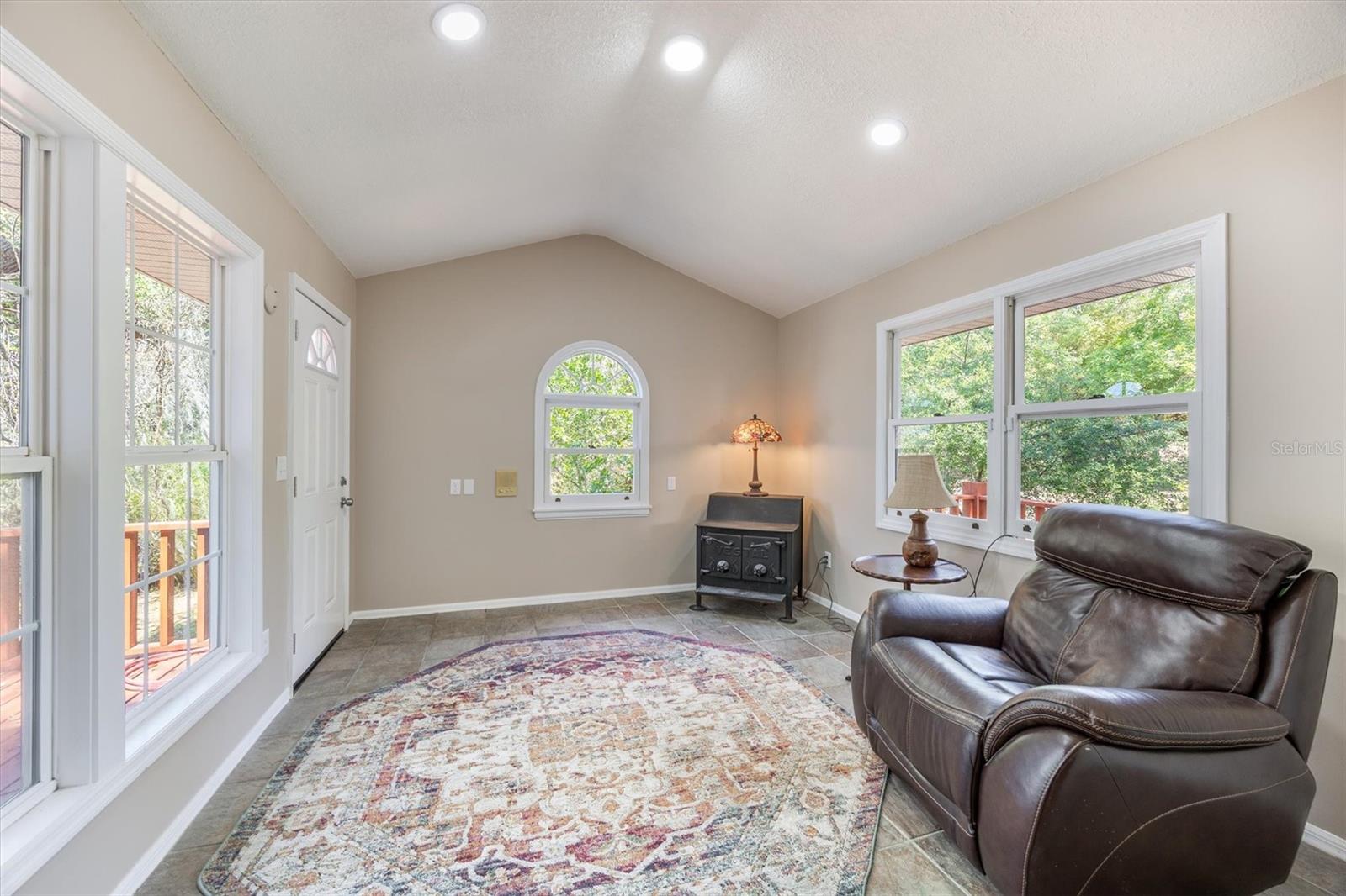 Image 20 of 96 For 111 Kirby Trail