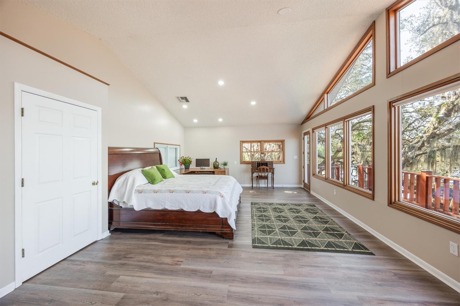 Image 23 of 96 For 111 Kirby Trail