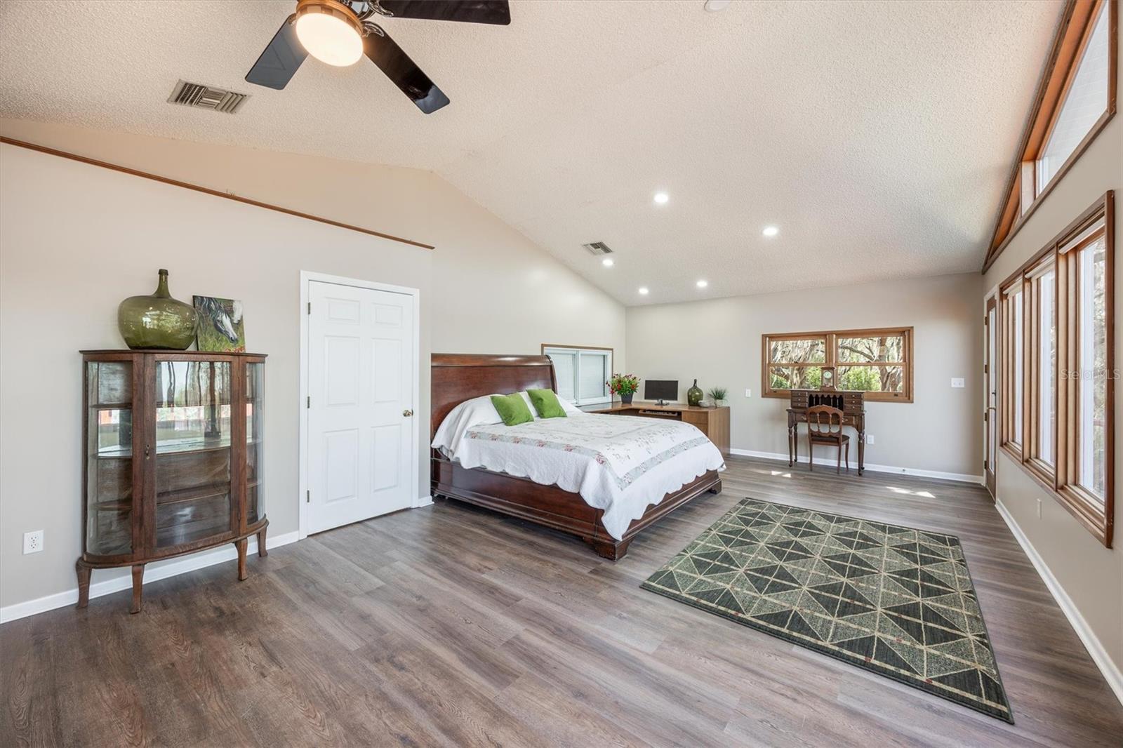 Image 25 of 96 For 111 Kirby Trail