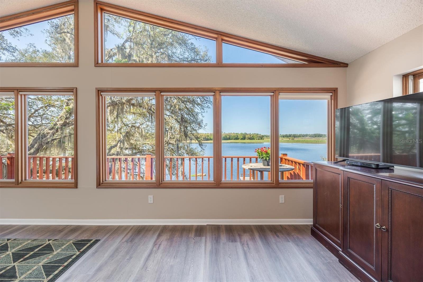 Image 28 of 96 For 111 Kirby Trail