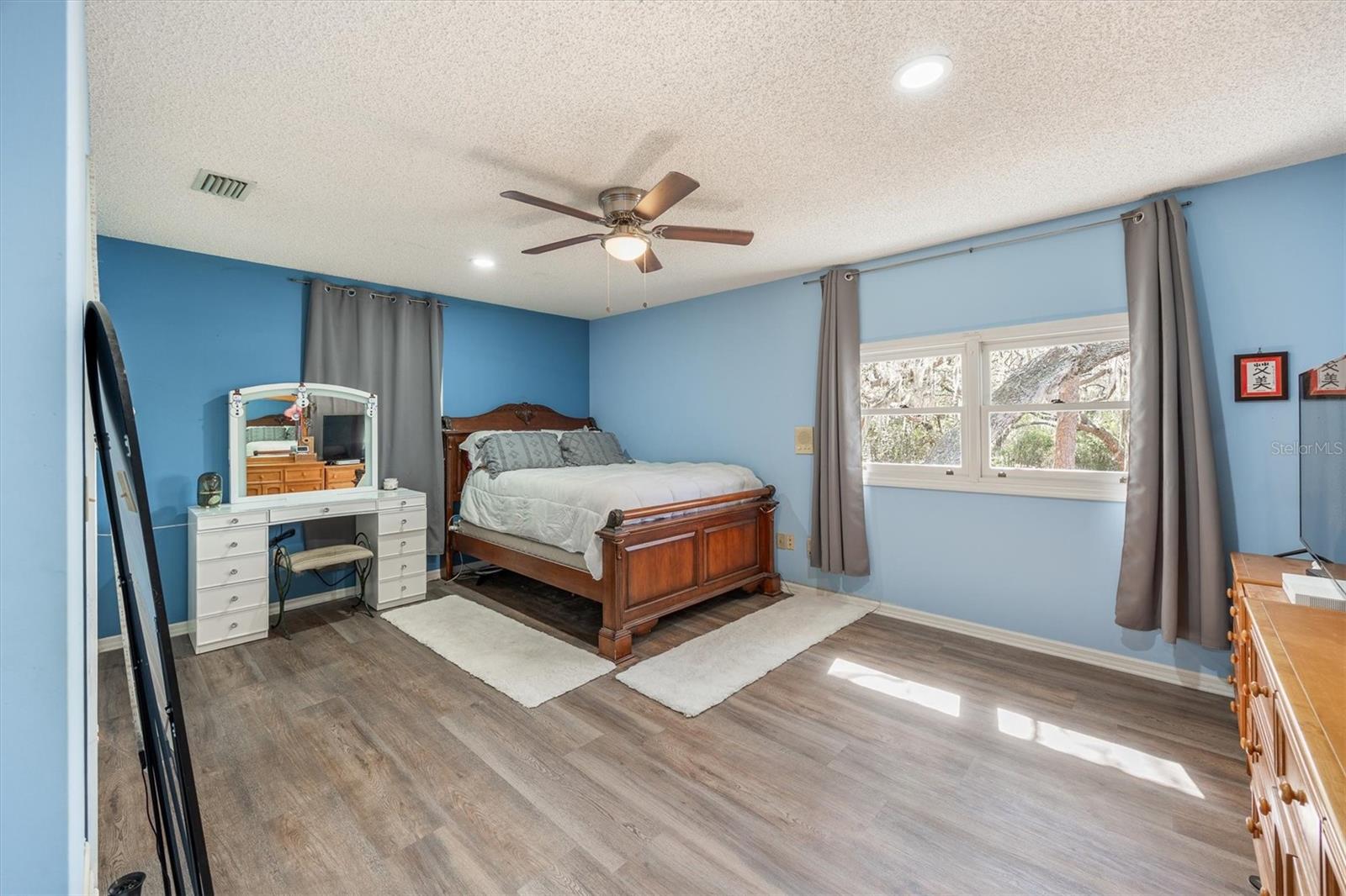 Image 29 of 96 For 111 Kirby Trail