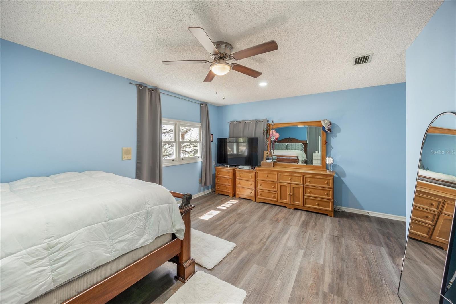 Image 31 of 96 For 111 Kirby Trail