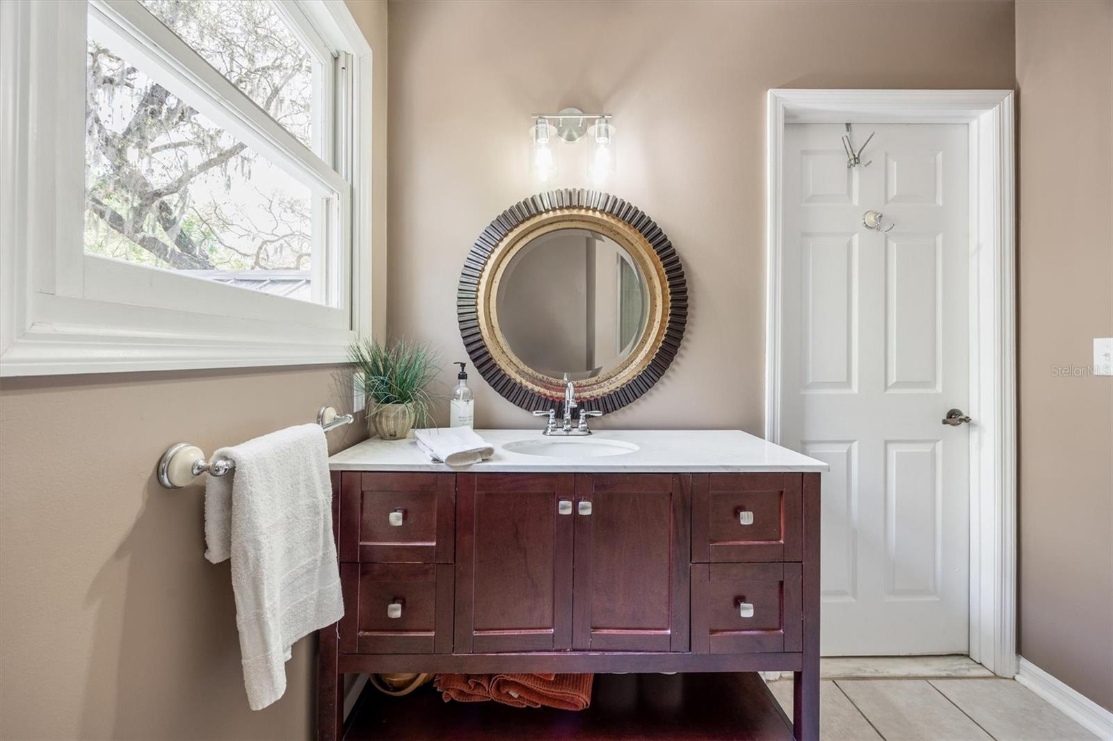 Image 34 of 96 For 111 Kirby Trail