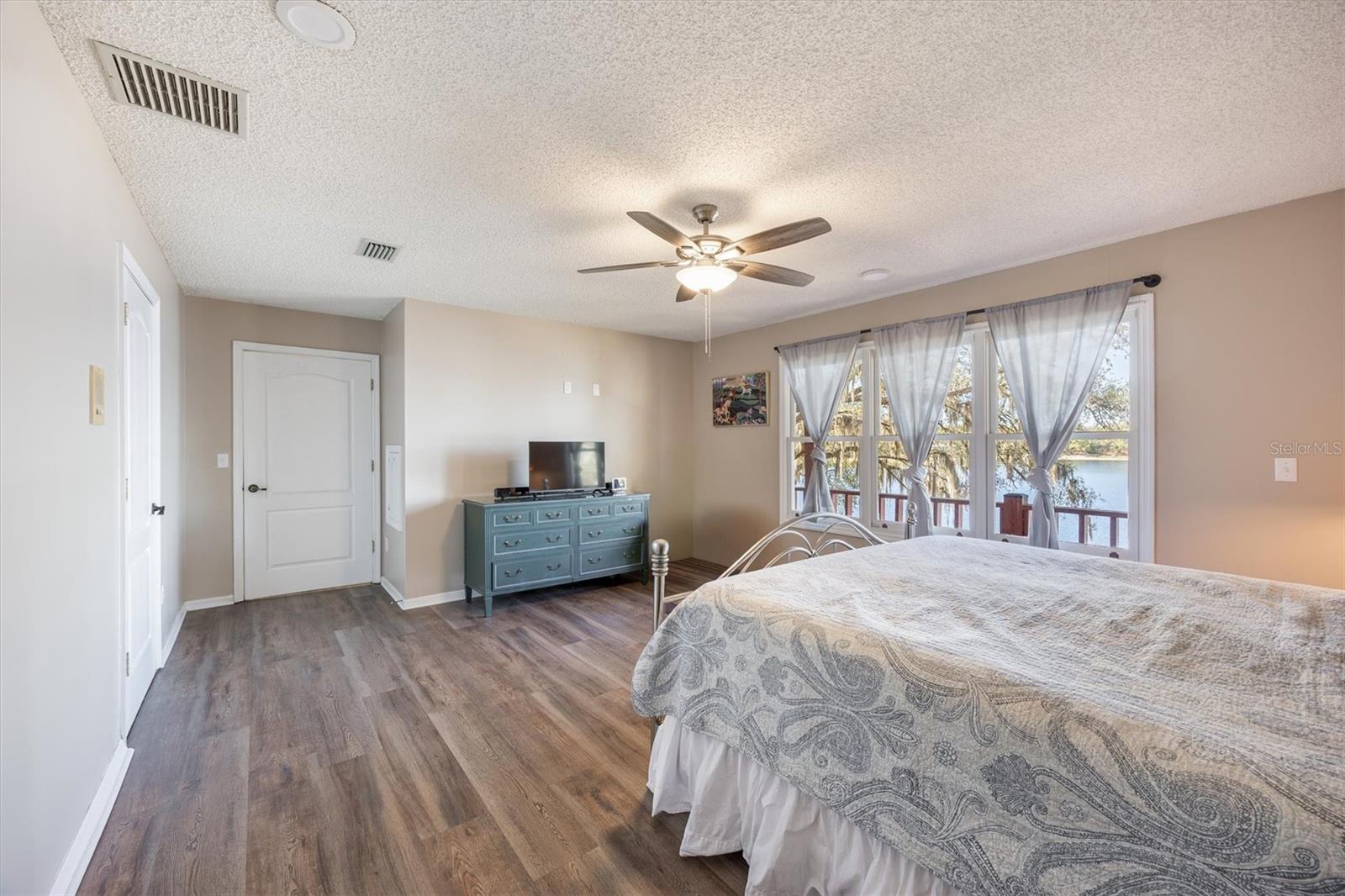 Image 37 of 96 For 111 Kirby Trail