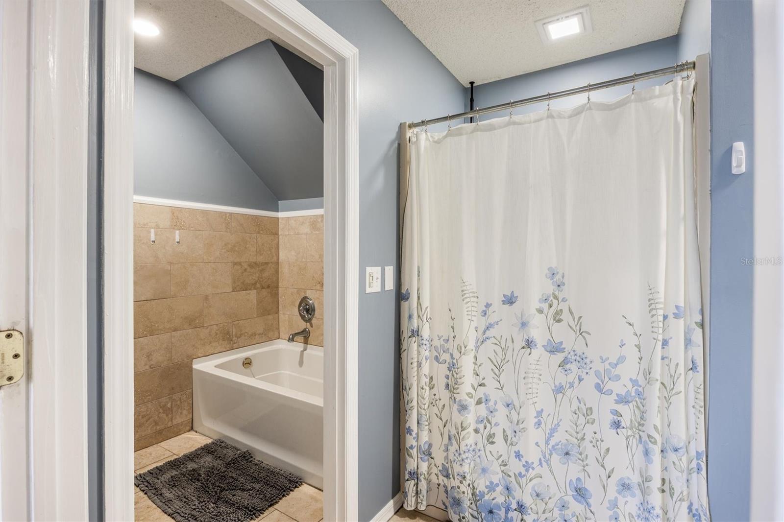 Image 41 of 96 For 111 Kirby Trail