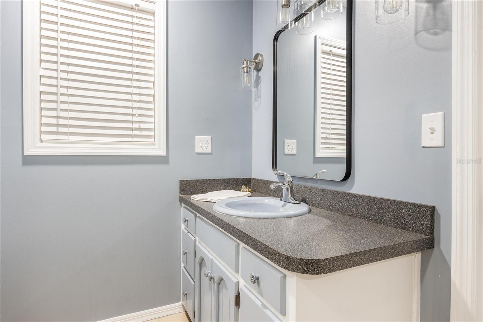 Image 43 of 96 For 111 Kirby Trail