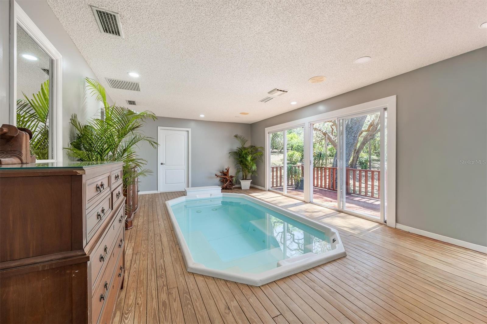 Image 48 of 96 For 111 Kirby Trail