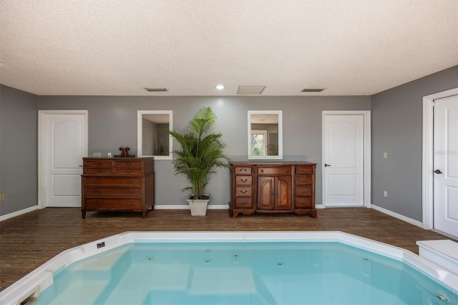 Image 49 of 96 For 111 Kirby Trail