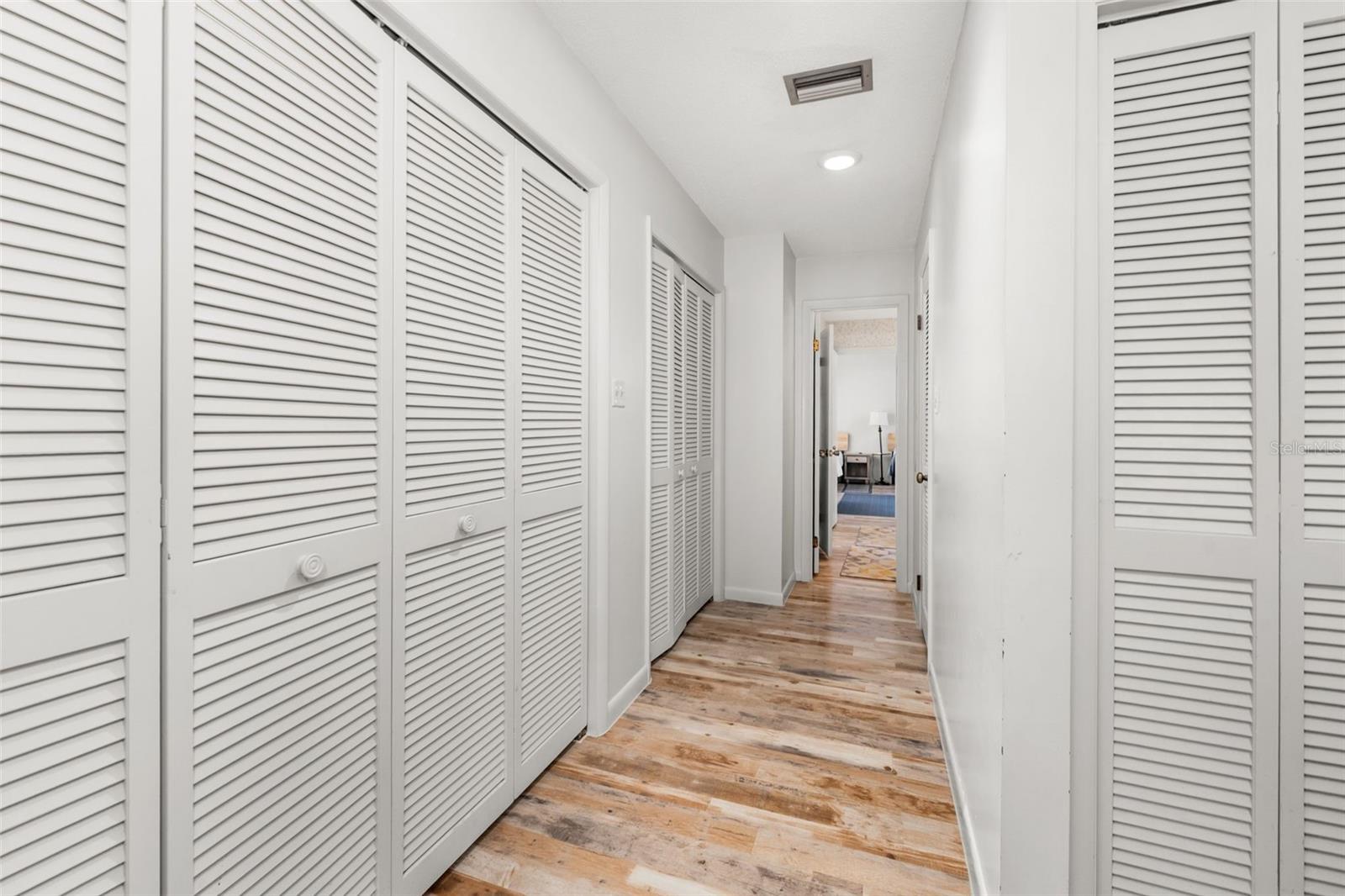 Image 32 of 39 For 9075 190th Avenue Road