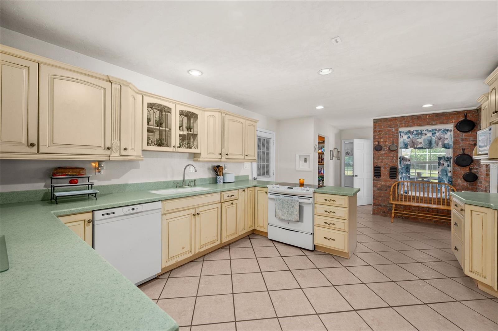 Image 17 of 66 For 6459 County Road 337