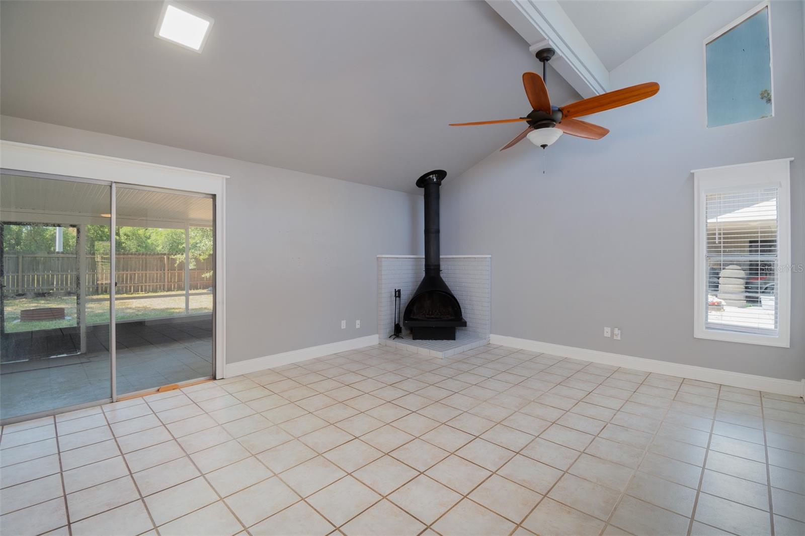 Image 15 of 27 For 2411 54th Avenue
