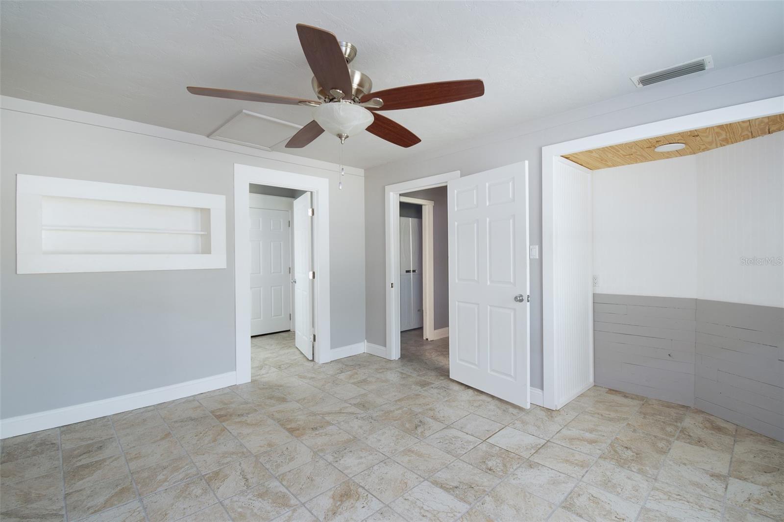 Image 16 of 27 For 2411 54th Avenue