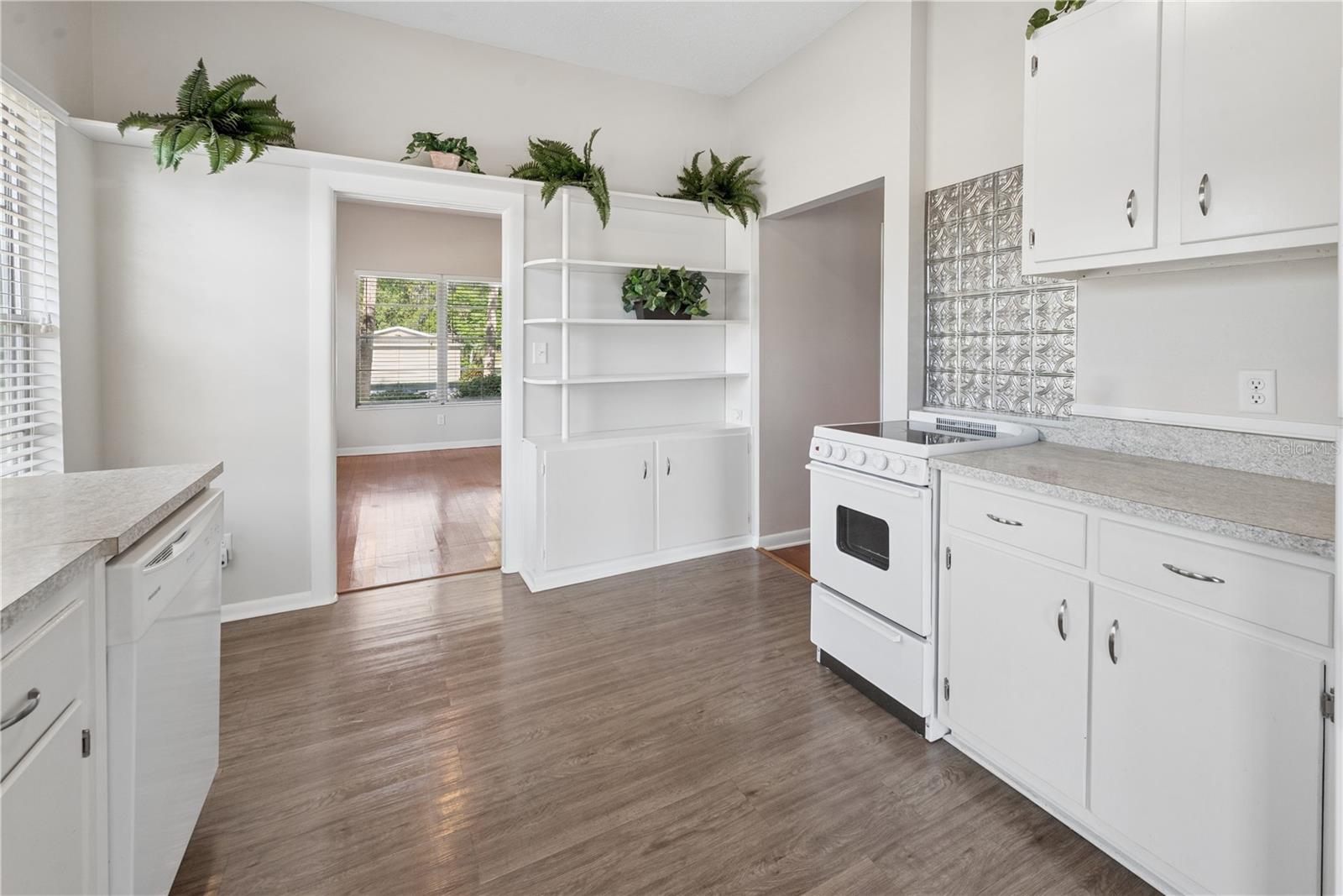 Image 18 of 42 For 25749 1st Avenue
