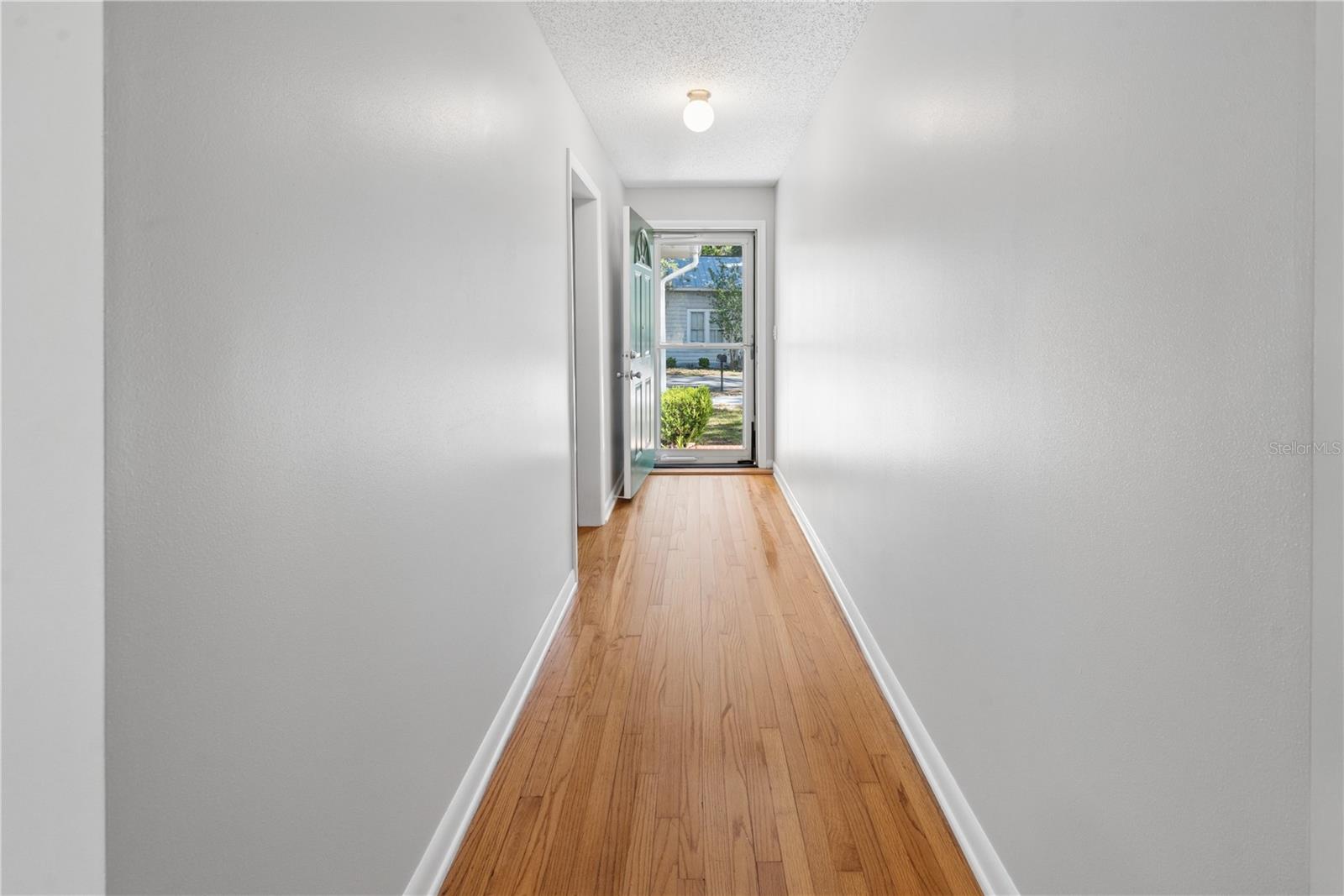 Image 19 of 42 For 25749 1st Avenue