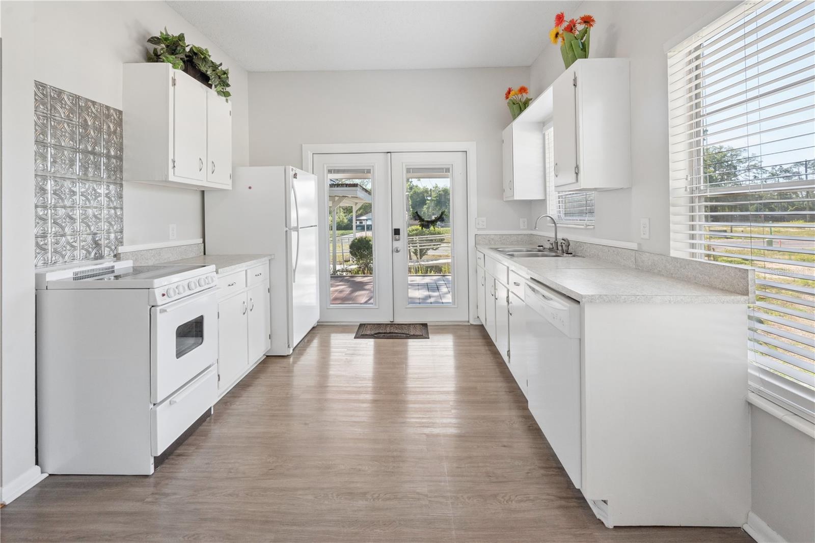 Image 20 of 42 For 25749 1st Avenue