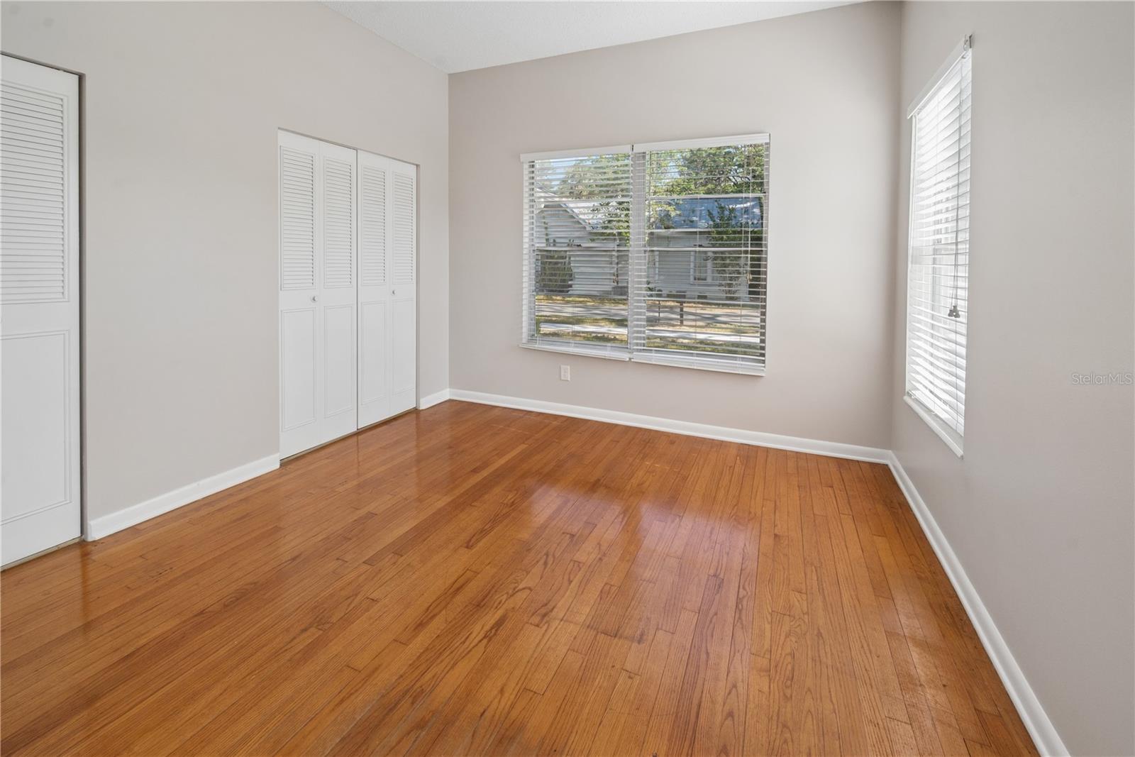 Image 27 of 42 For 25749 1st Avenue