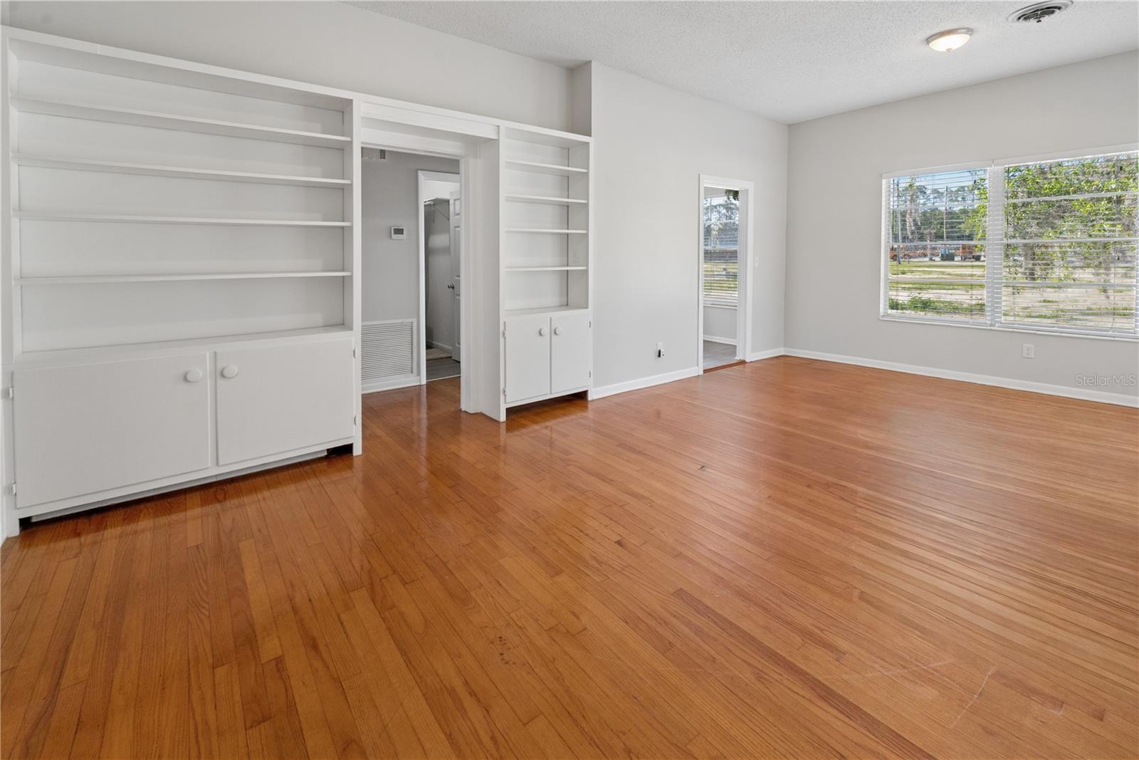 Image 33 of 42 For 25749 1st Avenue