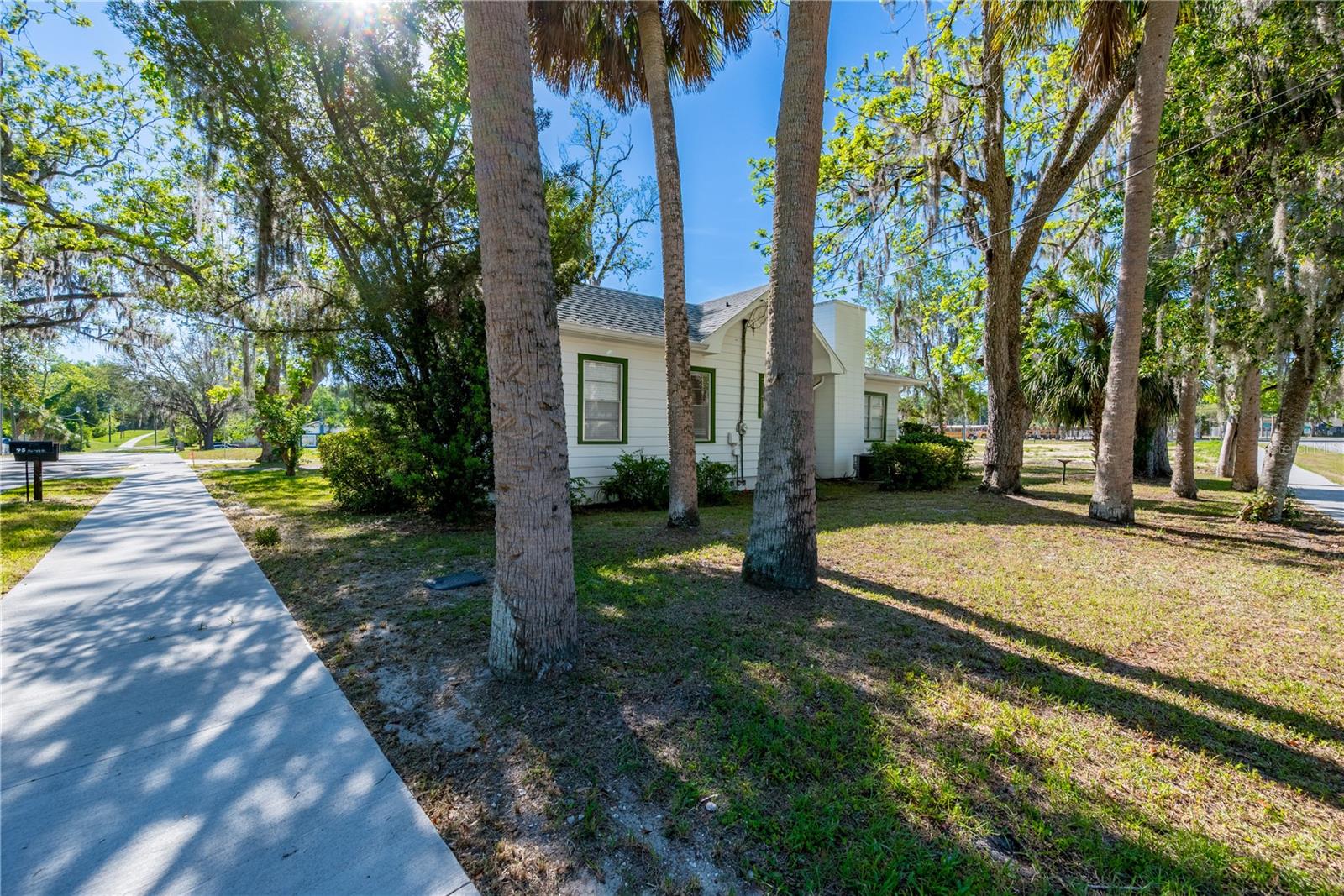 Image 5 of 42 For 25749 1st Avenue