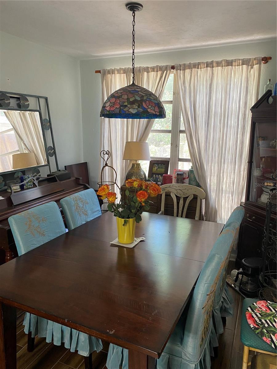 Image 5 of 15 For 1231 9th Street W