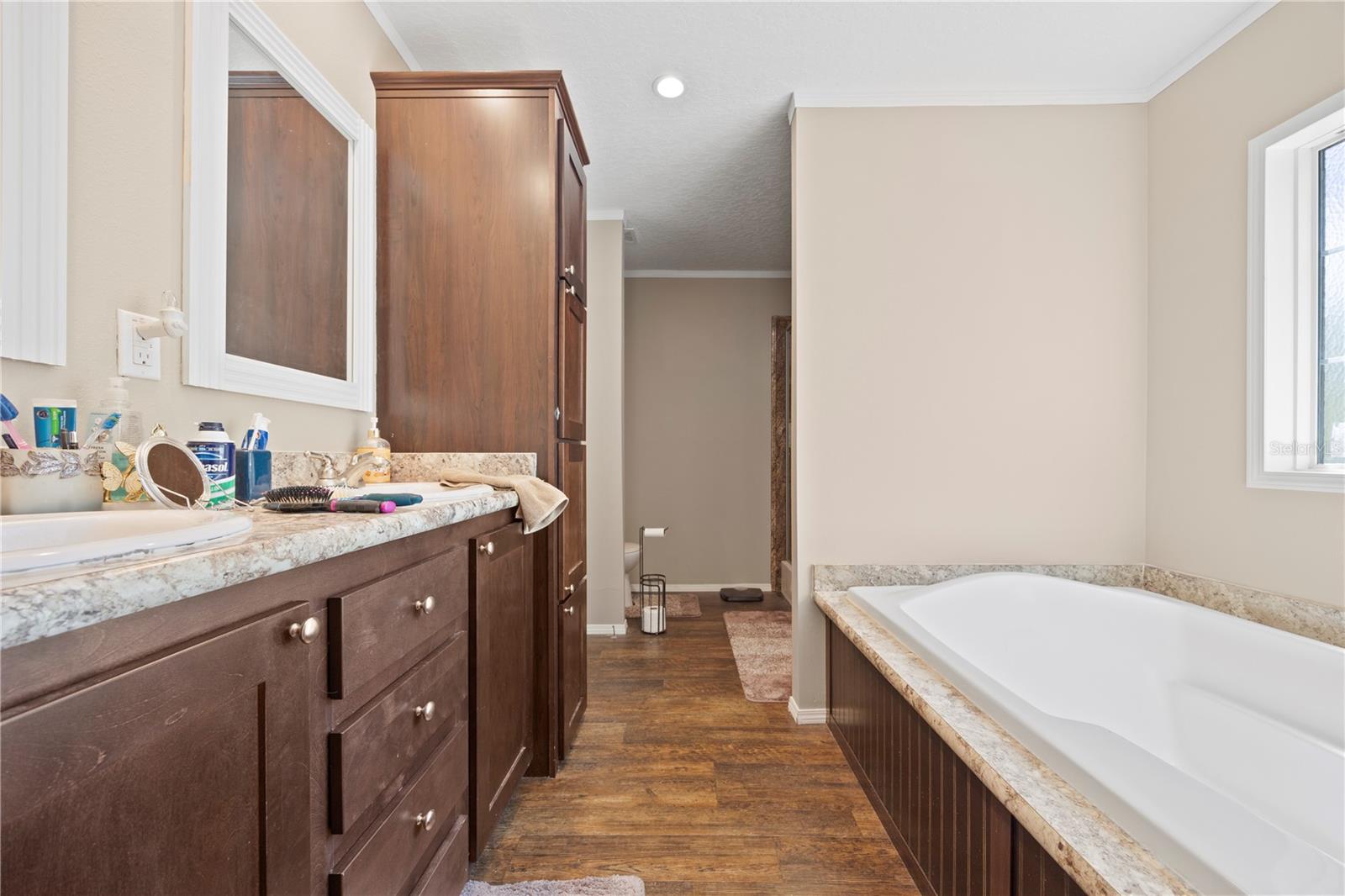 Image 14 of 41 For 221 Magnolia Road