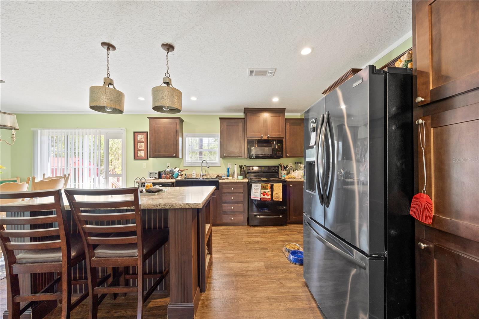 Image 2 of 41 For 221 Magnolia Road